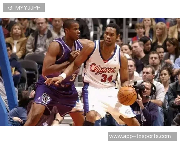 夸梅直言布朗尼在大学表现平平不及部分高中球员的潜力与实力