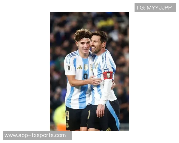 两位金球先生的传奇相遇2006年魔笛首秀梅西国家队首球回顾