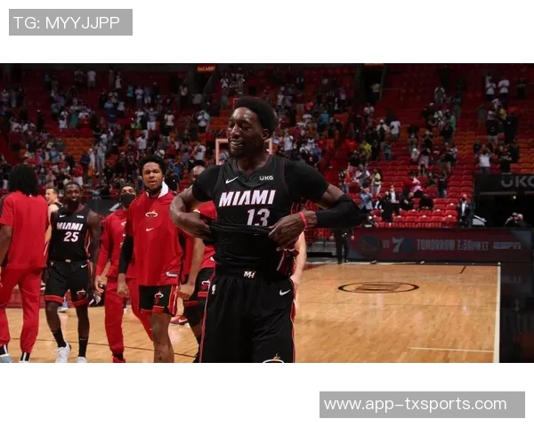 理查兹排球式进攻篮板助古德温压哨三分点燃全场激情 理查兹排球式进攻篮板助古德温压哨三分点燃全场激情